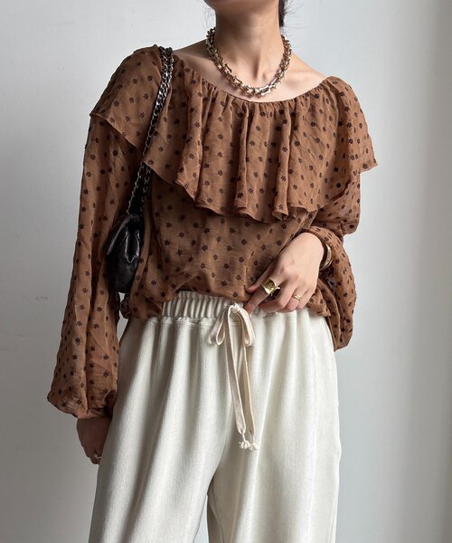 DouDou（ドゥドゥ）の「フラワー刺繍フリルブラウス（シャツ/ブラウス・レディース・アイボリー/ブラック/キャメル・FREE）」の3枚目の写真