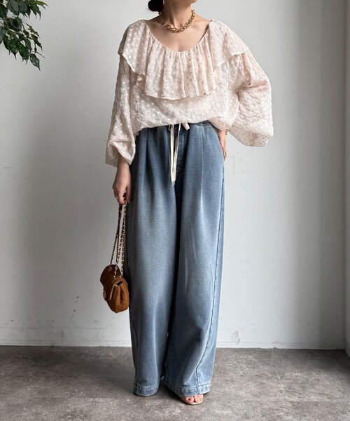 DouDou（ドゥドゥ）の「フラワー刺繍フリルブラウス（シャツ/ブラウス・レディース・アイボリー/ブラック/キャメル・FREE）」の5枚目の写真