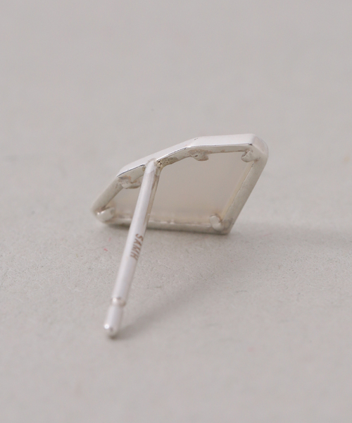 Lilas(リラ)の「【SAMH by LILAS】ダイヤモンドカットシェルピアス SV(両耳)(ピアス(両耳用)・レディース・シルバー・FREE)」の7枚目の写真