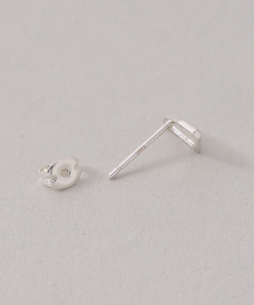 Lilas(リラ)の「【SAMH by LILAS】ダイヤモンドカットシェルピアス SV(両耳)(ピアス(両耳用)・レディース・シルバー・FREE)」の9枚目の写真