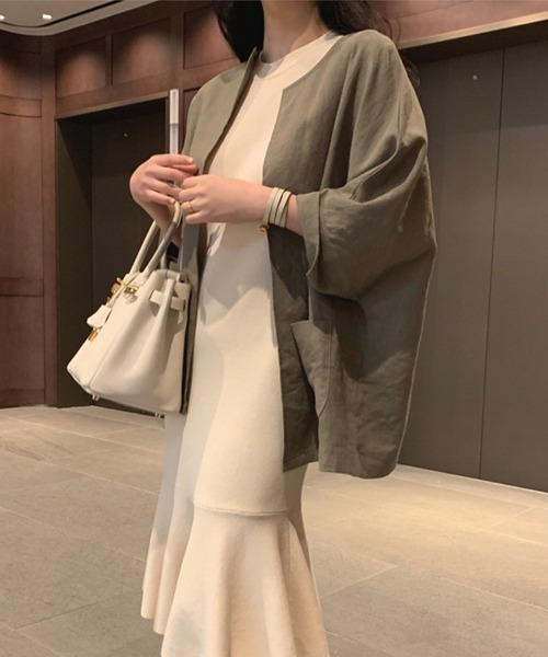 maison de LATIR（メゾンドラティール）の「着こなしの幅がぐっと広がる長袖ノーカラージャケット（ブルゾン・レディース・ホワイト/カーキ・FREE）」の11枚目の写真