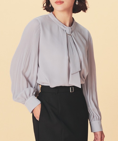GLACIER lusso（グラシアルッソ）の「袖プリーツボウタイブラウス（シャツ/ブラウス・レディース・グレイッシュベージュ/ピンク系その他/ネイビー/アイボリー・M/S/L/LL）」の3枚目の写真
