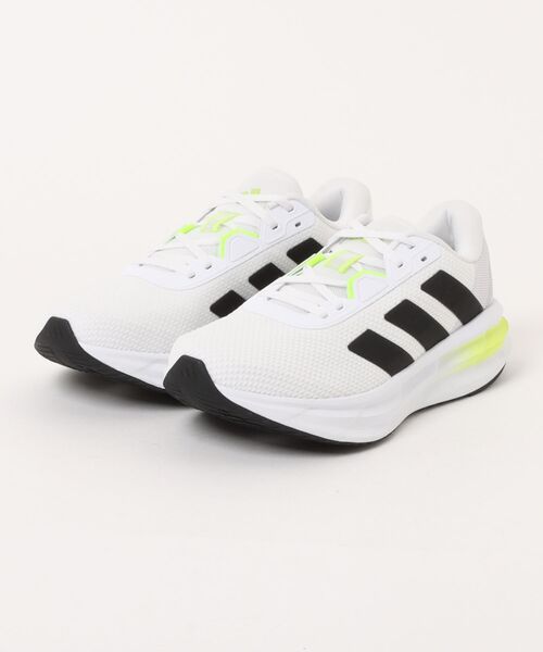 adidas(アディダス)の「《adidas》GALAXY 7 M(スニーカー・メンズ・ホワイト×ブラック/ブラック系その他/ブラック×ブラック/グレー系その他/ホワイト系その他・27.5cm/27.0cm/26.5cm/26.0cm/28.0cm/25.5cm)」の1枚目の写真