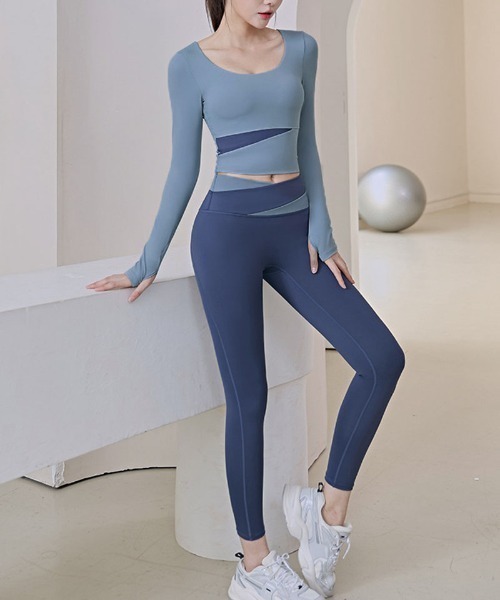 ヨガウェア 上下セット カップ付 レディース フィットネスウェア 2点セット 運動着 スポーツウェア