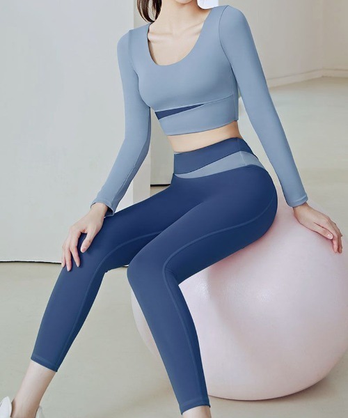 ヨガウェア 上下セット カップ付 レディース フィットネスウェア 2点セット 運動着 スポーツウェア