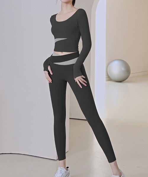 ヨガウェア 上下セット カップ付 レディース フィットネスウェア 2点セット 運動着 スポーツウェア