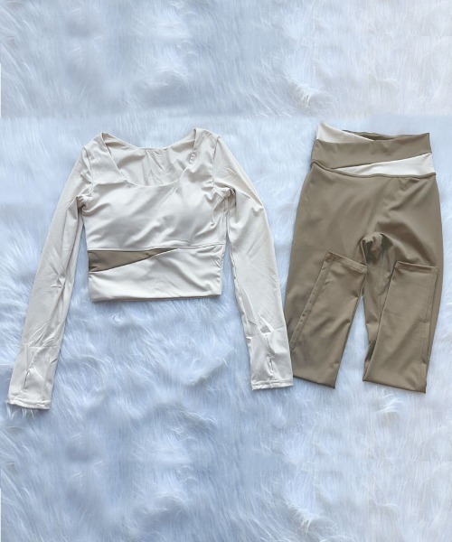 ヨガウェア 上下セット カップ付 レディース フィットネスウェア 2点セット 運動着 スポーツウェア
