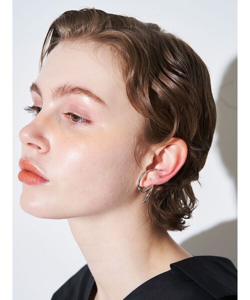 ELENDEEK（エレンディーク）の「スパイラルイヤーカフ（イヤーカフ・レディース・シルバー/ゴールド・FREE）」の4枚目の写真