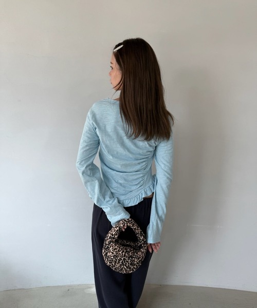 SANSeLF（サンセルフ）の「【SANSeLF】 フリルギャザーカットソー 長袖トップス スリムシルエット saw25a031（Tシャツ/カットソー・レディース・ネイビー/ホワイト/ピンク/ブルー・FREE）」の20枚目の写真