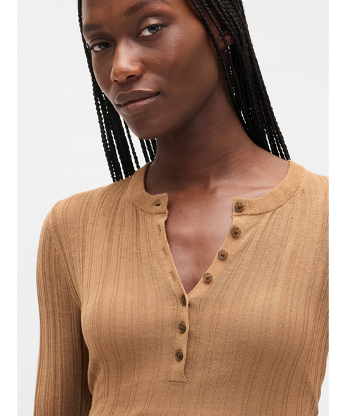 GAP(ギャップ)の「シアー リブ ヘンリーネックセーター(Tシャツ/カットソー・レディース・パープル/ブラウン/ブラック/カーキ/ベージュ・S/XL/M/XS/L/XXS)」の13枚目の写真