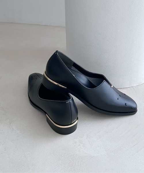 enchanted（エンチャンテッド）の「晴雨兼用センタースリットアクセントシューズ（ドレスシューズ・レディース・ブラック・22.5/23/23.5/24/24.5）」の4枚目の写真
