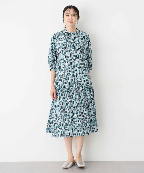 A/C DESIGN BY ALPHA CUBIC（エーシーデザインバイアルファキュービック）の「アルコラージュプリントワンピース（ワンピース・レディース・ベージュ/ライトグレー・9号/11号/13号）」の7枚目の写真