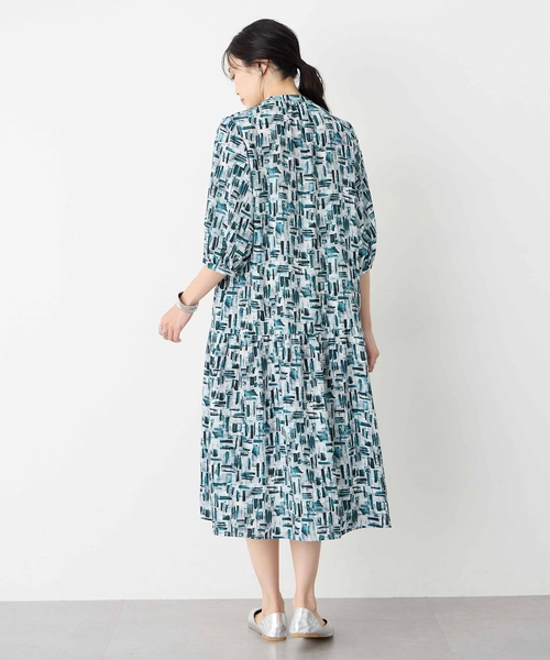 A/C DESIGN BY ALPHA CUBIC（エーシーデザインバイアルファキュービック）の「アルコラージュプリントワンピース（ワンピース・レディース・ベージュ/ライトグレー・9号/11号/13号）」の9枚目の写真