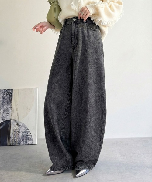 Java（ジャバ）の「《JaVa ジャバコラボ》快適さとおしゃれの両立！バルーンデニムパンツ（デニムパンツ・レディース・ワンウォッシュ/ライトブルー/ブラック・X-LARGE/SMALL/MEDIUM/LARGE）」の2枚目の写真