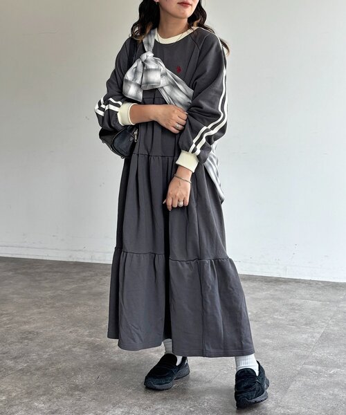 U.S. POLO ASSN.(ユーエスポロアッスン)の「【U.S. POLO ASSN.】裏毛ティアードワンピース(ワンピース・レディース・グレー/チャコールグレー/グリーン/ネイビー・FREE)」の2枚目の写真