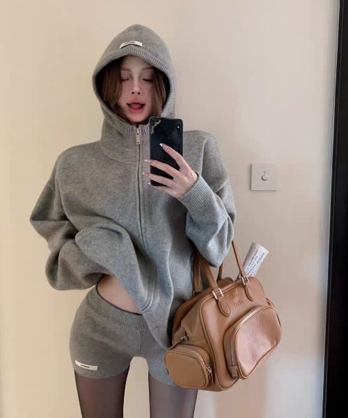 ViViDAY（ビビデー）の「【上下2点セット】フード付きニットカーディガン＋ニットショートパンツ（セットアップ・レディース・グレー/ダークグレー/ライトベージュ・M）」の9枚目の写真