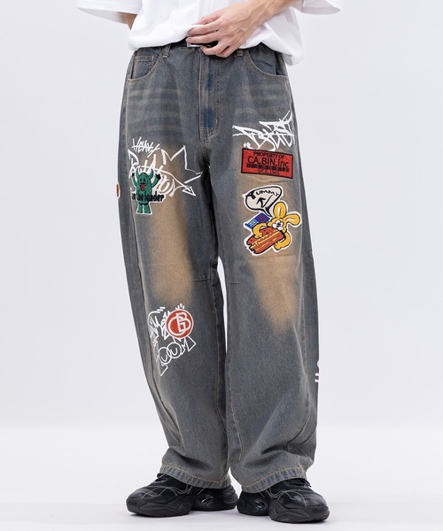 JOHN'S CLOSET（ジョンズクローゼット）の「【13】ワッペンデニム カーブデニムパンツ（デニムパンツ・メンズ・ブルー/ブラック・MEDIUM/LARGE）」の2枚目の写真