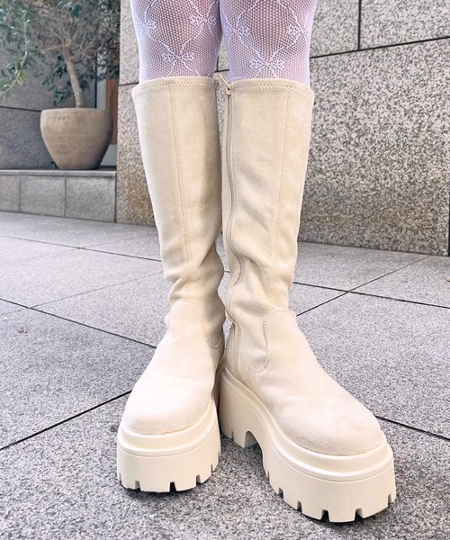 SPINNS（スピンズ）の「しなやかに美脚見せ / スエードロングブーツ（ブーツ・レディース・ブラック/ベージュ・LL/M/L）」の6枚目の写真