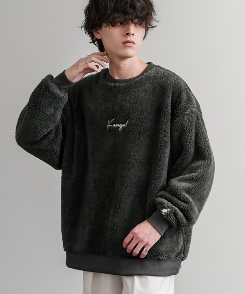 KANGOL（カンゴール）の「KANGOL カンゴール 別注コラボ ロゴ刺繍シャギーボアフリースクルーネックトレーナー（スウェット・メンズ・ベージュ/チャコール/ネイビー/ブラウン/ブラック/オフホワイト・M/L/XL）」の4枚目の写真