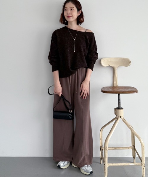 Doux archives(ドゥアルシーヴ)の「スパンコールボートネックニット(ニット/セーター・レディース・アイボリー/ブラウン/ラベンダー/イエロー・FREE)」の9枚目の写真