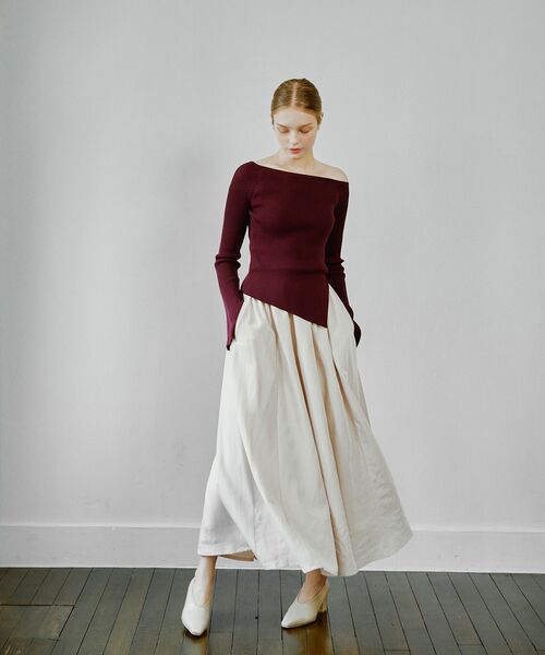 cle blatt(クレブラット)の「アシメドッキングニットワンピース(ワンピース・レディース・ボルドー/ベージュ/ブラック・MEDIUM)」の5枚目の写真