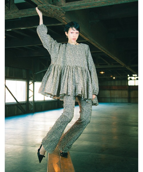 Little sunny bite（リトルサニーバイト）の「【RES】【Little Sunny Bite】leopard shirring pants（その他パンツ・レディース・ブルー/ブラウン・MEDIUM）」の3枚目の写真