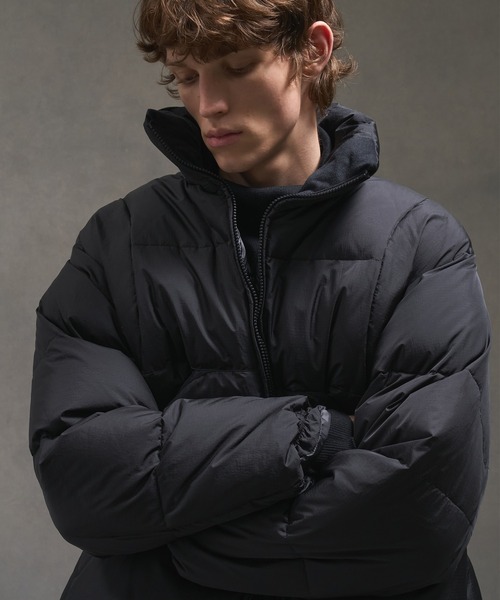 ステッチスタンドショートモンスターダウン（ダウンジャケット/コート