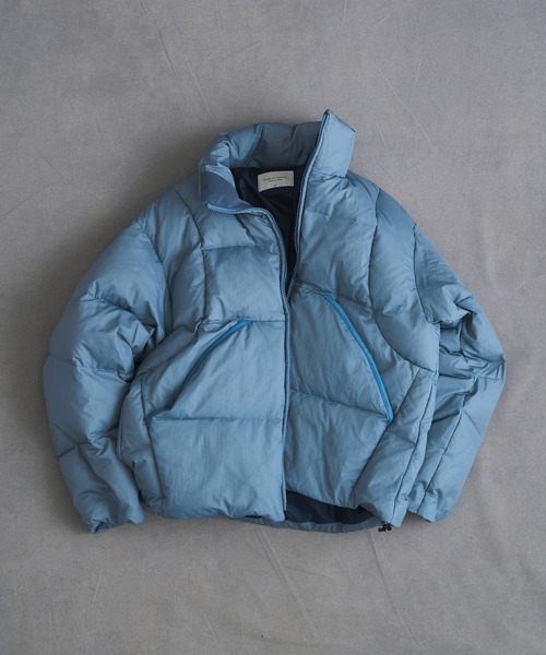 PUBLIC TOKYO（パブリックトウキョウ）の「【再入荷なし】ステッチスタンドショートモンスターダウン　/防寒/冬服/軽量/ブルゾン/大人気（ダウンジャケット/コート・メンズ・ブラック/ライトブルー・1/2）」の19枚目の写真