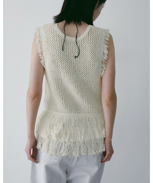 anuke（アンヌーク）の「Fringe Knit Tanktop（タンクトップ・レディース・アイボリー/ブラック・FREE）」の8枚目の写真