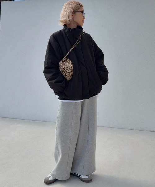 LBC（エルビーシー）の「スタンドネックワッシャー中綿ブルゾン（ブルゾン・レディース・ブラック/グレイッシュベージュ/ダークブラウン・M/L）」の2枚目の写真