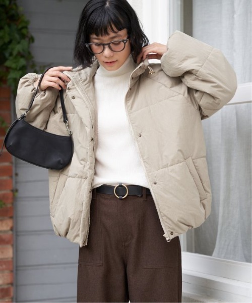 LBC（エルビーシー）の「スタンドネックワッシャー中綿ブルゾン（ブルゾン・レディース・ブラック/グレイッシュベージュ/ダークブラウン・M/L）」の4枚目の写真