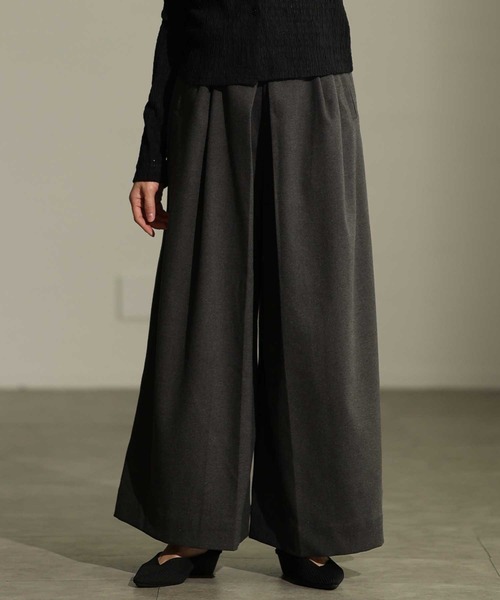 Sawa a la mode(サワアラモード)の「フロントタックワイドパンツ(その他パンツ・レディース・ブラック/チャコールグレー/ベージュ系その他・FREE)」の1枚目の写真
