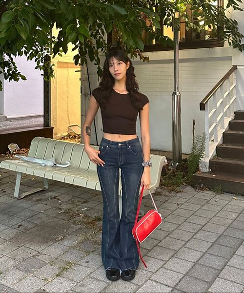 AVANDRESS(アバンドレス )の「Thin Bootscut Pants BLUE(デニムパンツ・レディース・ブルー・SMALL/MEDIUM/LARGE/X-LARGE)」の7枚目の写真