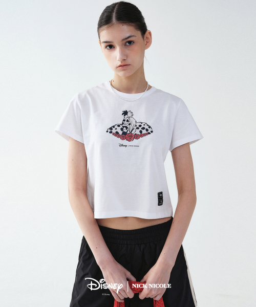 NICK&NICOLE(ニックアンドニコール)の「DISNEY ROSE CRUELLA CROP TOP_WHITE(Tシャツ/カットソー・レディース・その他・FREE)」の1枚目の写真