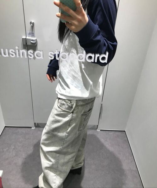 MUSINSA STANDARD（ムシンサスタンダード）の「リラックスドリップカフスラグラン長袖Tシャツ[ホワイト/ネイビー]（Tシャツ/カットソー・メンズ・その他・LARGE/X-LARGE/XX-LARGE/MEDIUM/SMALL/XXX-LARGE）」の8枚目の写真
