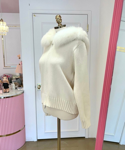Girly Doll（ガーリードール）の「フェイクファー付きダブルジップニットカーディガン（カーディガン/ボレロ・レディース・ブラック/キャメル/グレー/ホワイト・F）」の6枚目の写真