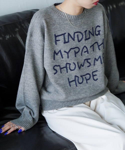 Chillfar（チルファー）の「レタリングカラフルロゴニット（ニット/セーター・レディース・レッド/アイボリー/グレー/ネイビー系/イエロー・FREE）」の3枚目の写真