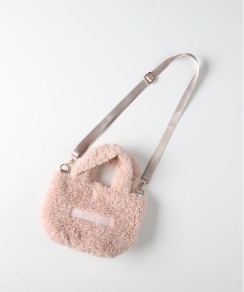 Right-on（ライトオン）の「【VIVIAN BLUE】2WAYボアショルダートートバッグ (可愛いデザイン / 軽量 / 保温性 / 肌触り抜群)（トートバッグ・キッズ・ピンク/オフホワイト/サックスブルー・ONE SIZE）」の3枚目の写真