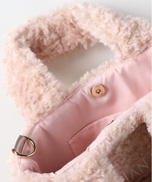 Right-on（ライトオン）の「【VIVIAN BLUE】2WAYボアショルダートートバッグ (可愛いデザイン / 軽量 / 保温性 / 肌触り抜群)（トートバッグ・キッズ・ピンク/オフホワイト/サックスブルー・ONE SIZE）」の6枚目の写真