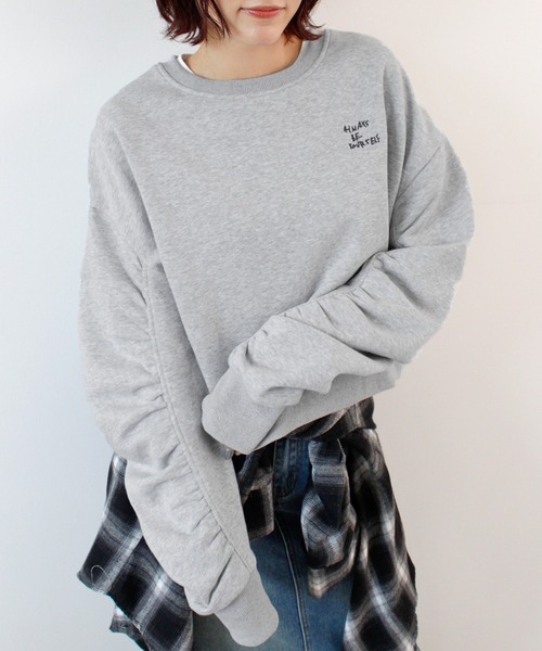 ABYS(アビス)の「袖シャーリング裏起毛スウエット(スウェット・レディース・ピンク/ネイビー/オレンジ/杢グレー・FREE)」の2枚目の写真