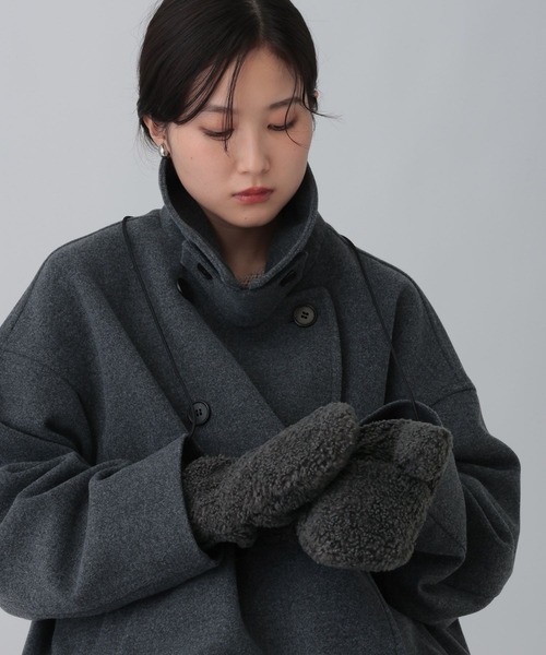 LEPSIM(レプシィム)の「ストラップボアミトン 595801(手袋・レディース・アイボリー/チャコールグレー・ONE SIZE)」の6枚目の写真