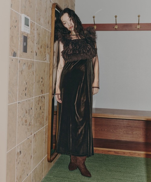 ANDRESD(アンドレスド)の「ボリュームラッフルレイヤードレス / volume ruffle layer dress(ドレス・レディース・ダークブラウン/チャコール/ベージュ/ベージュ×ブラック/ブラック×シルバー/ブラック/ブラウン・S/M/L)」の17枚目の写真