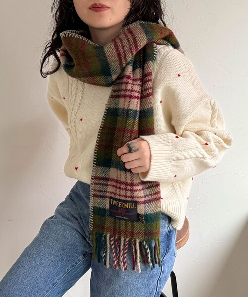 fredy emue（フレディエミュ）の「【TWEED MILL/ツイードミル】サイドステッチウールチェックマフラー（マフラー・レディース・レッド系その他/グリーン系その他/ホワイト系その他2/ブラック系その他/ブルー系その他6・FREE）」の3枚目の写真
