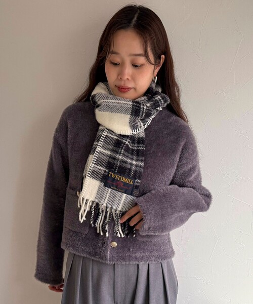 fredy emue（フレディエミュ）の「【TWEED MILL/ツイードミル】サイドステッチウールチェックマフラー（マフラー・レディース・レッド系その他/グリーン系その他/ホワイト系その他2/ブラック系その他/ブルー系その他6・FREE）」の8枚目の写真