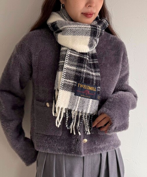 fredy emue（フレディエミュ）の「【TWEED MILL/ツイードミル】サイドステッチウールチェックマフラー（マフラー・レディース・レッド系その他/グリーン系その他/ホワイト系その他2/ブラック系その他/ブルー系その他6・FREE）」の9枚目の写真