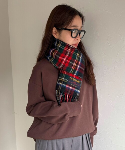 fredy emue（フレディエミュ）の「【TWEED MILL/ツイードミル】サイドステッチウールチェックマフラー（マフラー・レディース・レッド系その他/グリーン系その他/ホワイト系その他2/ブラック系その他/ブルー系その他6・FREE）」の17枚目の写真