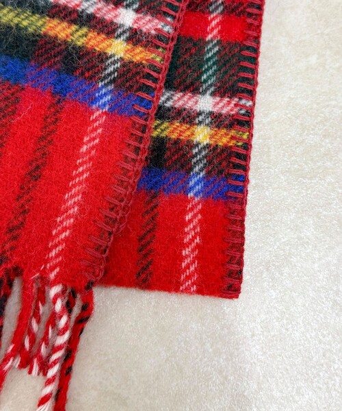 fredy emue（フレディエミュ）の「【TWEED MILL/ツイードミル】サイドステッチウールチェックマフラー（マフラー・レディース・レッド系その他/グリーン系その他/ホワイト系その他2/ブラック系その他/ブルー系その他6・FREE）」の20枚目の写真