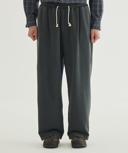 COVERNAT（カバーナット）の「REAL WIDE PIGMENT SWEATPANTS（スウェットパンツ・メンズ・カーキ系/ダークグレー・LARGE/MEDIUM/SMALL/X-LARGE）」の9枚目の写真