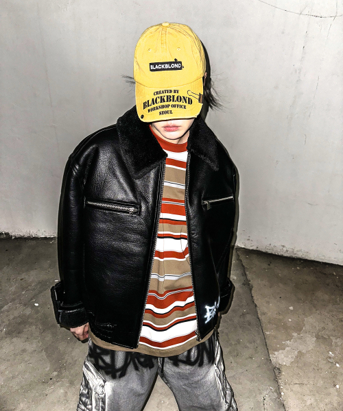 BLACK BLOND(ブラック ブロンド)の「ビビディグラフィティスプレーバンドムートンジャケット(ブラック)(ムートンコート・レディース・ブラック・MEDIUM/LARGE)」の5枚目の写真