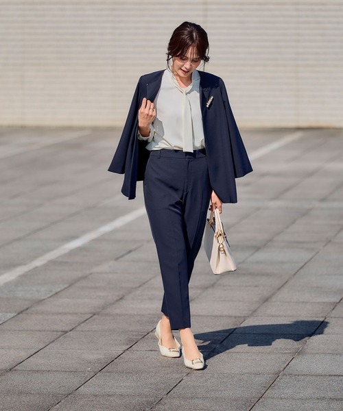 CROSS FUNCTION（クロスファンクション）の「《洗える・シワになりにくい》2点セット 正解 Aラインフレアジャケット&テーパードパンツ　5サイズ展開【CROSS FUNCTION/クロスファンクション】（スーツセット・レディース・ネイビー/ブラック/ライトベージュ・7号/9号/11号/13号/15号）」の5枚目の写真